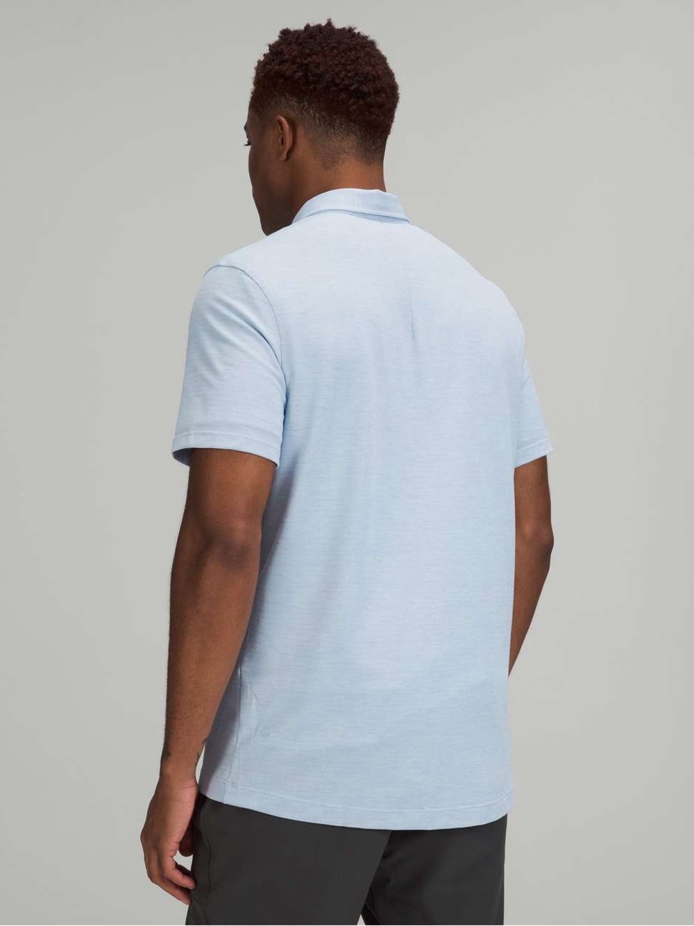 Lululemon Evolution Short Sleeve Polo Shirt  Heathered Blue Linen Size Small - Picture 2 of 5